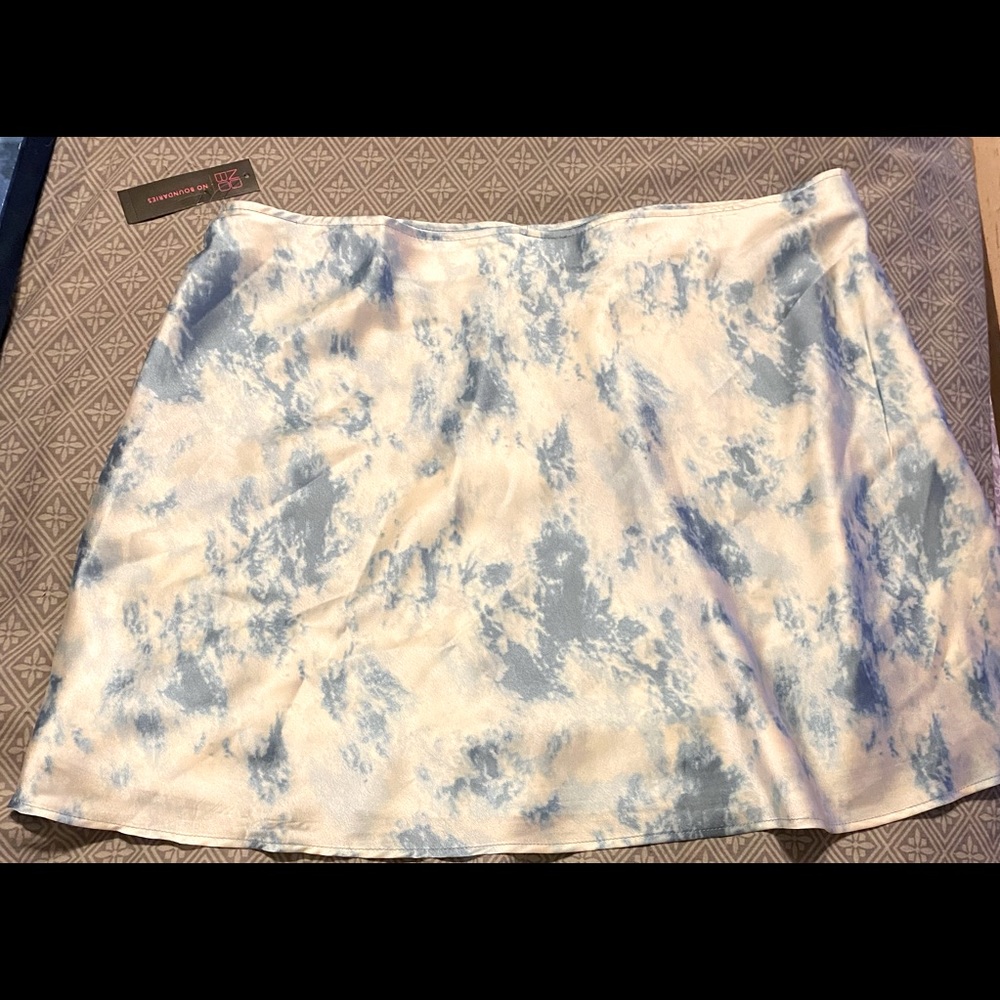 No Boundaries Mini Skirt Sz15/17 New